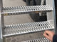 پله های فلزی ضد لغزش ورق های فلزی و آلومینیومی تخته های ایمنی شیب دار تامین کننده